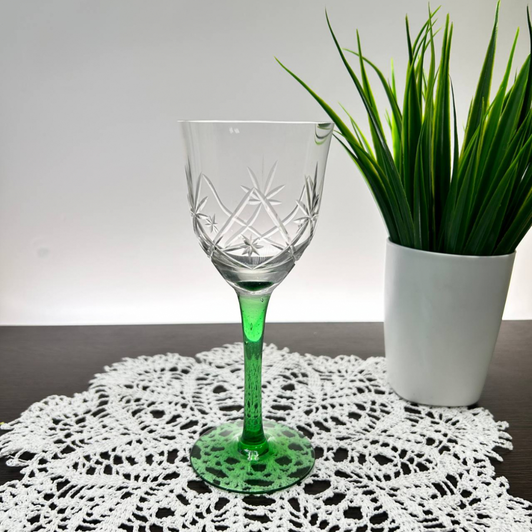 Бокалы из хрусталя с цвет ножками, алмазная грань руч работы. Винтаж. Цена за пару. Скол. Картинка 5